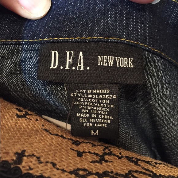 NWT Dark Denim Jean Jacket w/ Detailed Buttons - Picture 5 of 6